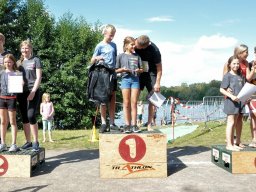 family-_and_friends_tria_2020_121_20220409_2078352355