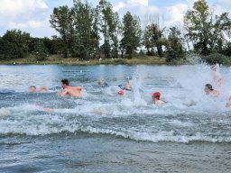 family-_and_friends_tria_2020_13_20220409_1337425247