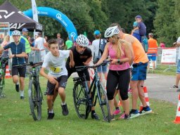 family-_and_friends_tria_2020_145_20220409_1585059377