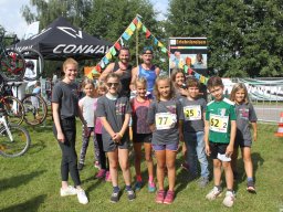 family-_and_friends_tria_2020_151_20220409_1683974593