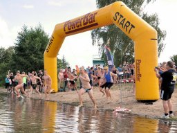 family-_and_friends_tria_2020_2_20220409_1908957692