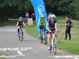 family-_and_friends_tria_2020_41_20220409_1863676191