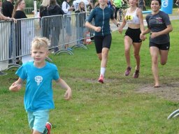 family-_and_friends_tria_2020_55_20220409_1693183555