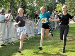 family-_and_friends_tria_2020_71_20220409_1882951498