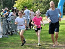 family-_and_friends_tria_2020_93_20220409_1963393577