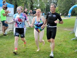 family-_and_friends_tria_2020_97_20220409_1173012060