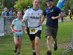 family-_and_friends_tria_2020_99_20220409_1367896054